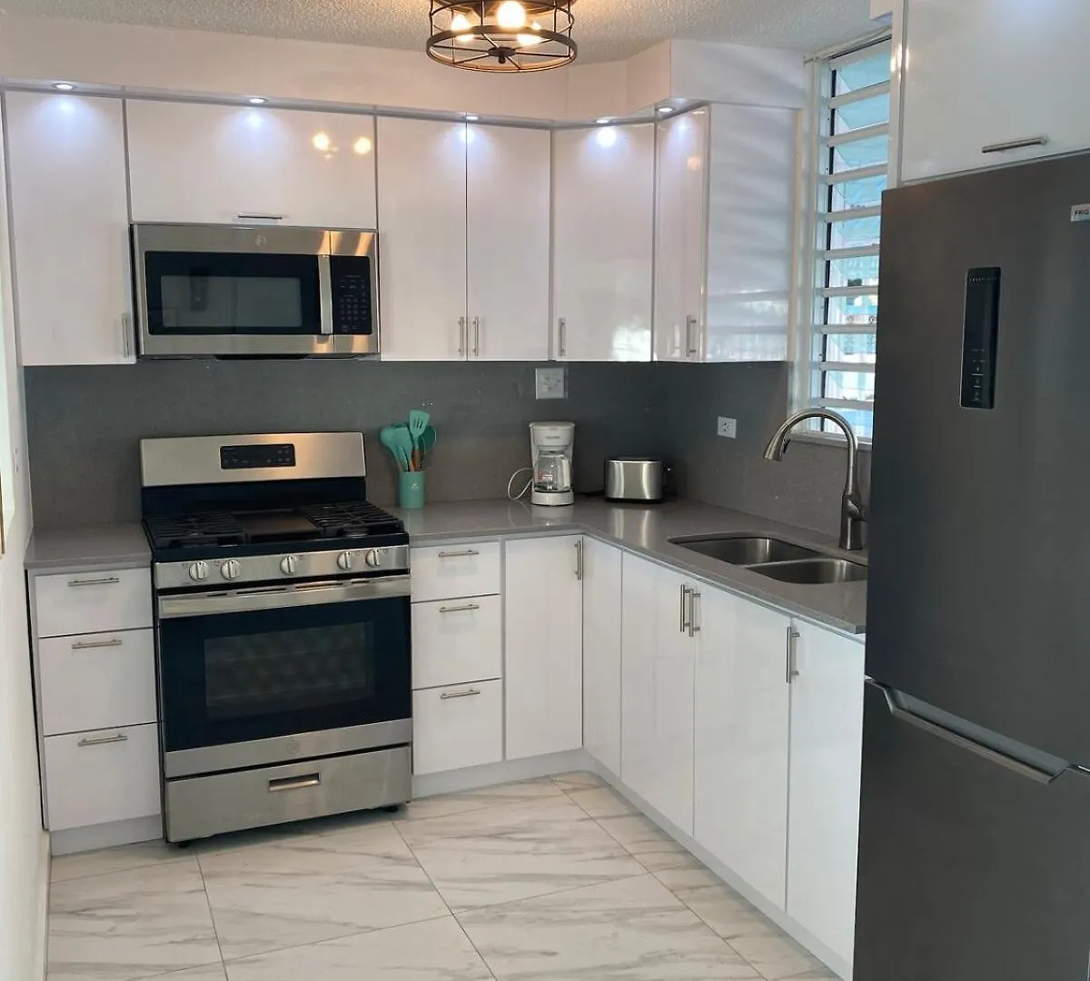 Semesterbostad Modern Family Home 5 Minutes From Beach Toa Baja Puerto Rico