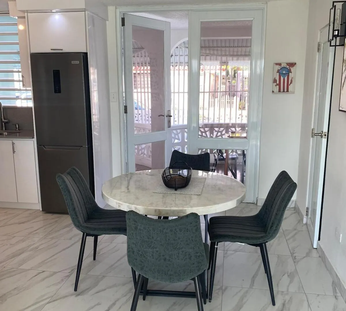 Semesterbostad Modern Family Home 5 Minutes From Beach Toa Baja